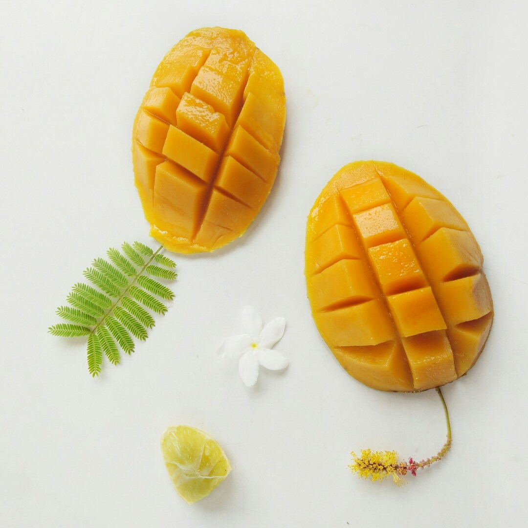 Sliced mango